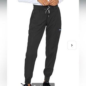 Med Couture Insight small Petite
6-Pocket Cargo Knit Waist Drawstring Jogger